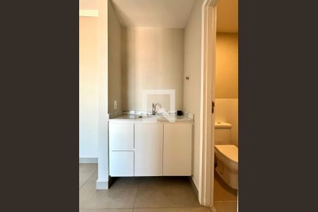 Banheiro de apartamento para alugar com 1 quarto, 33m² em Parque Industrial, Campinas