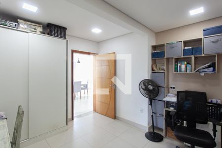 Sala íntima de casa à venda com 3 quartos, 599m² em Garças, Belo Horizonte