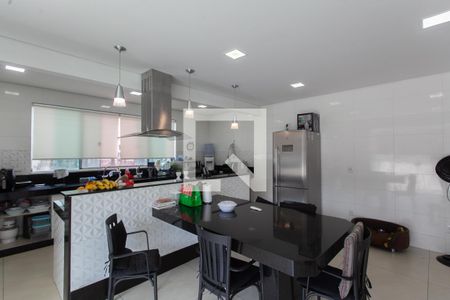 Casa à venda com 599m², 3 quartos e 10 vagasCozinha e Copa