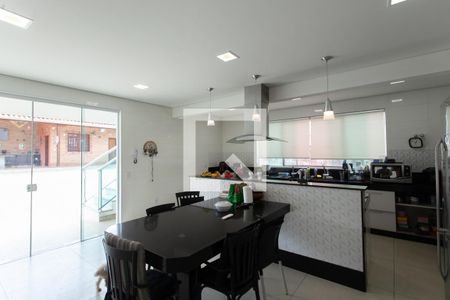 Casa à venda com 599m², 3 quartos e 10 vagasCozinha e Copa