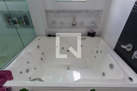 Casa à venda com 599m², 3 quartos e 10 vagasBanheiro da Suíte 1