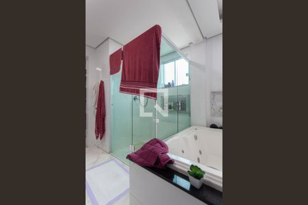 Casa à venda com 599m², 3 quartos e 10 vagasBanheiro da Suíte 1