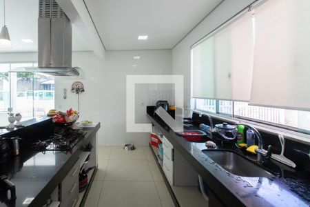 Casa à venda com 599m², 3 quartos e 10 vagasCozinha e Copa