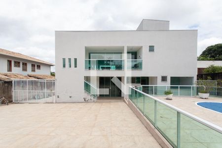 Casa à venda com 599m², 3 quartos e 10 vagasOutros