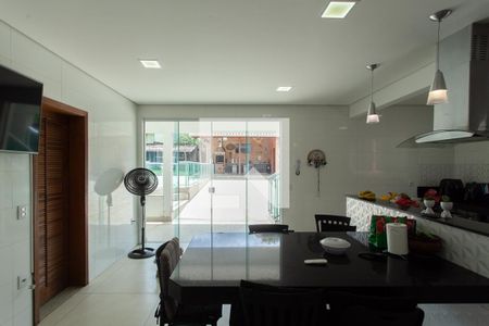 Casa à venda com 599m², 3 quartos e 10 vagasCozinha e Copa