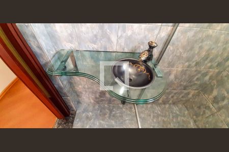Apartamento para alugar com 58m², 2 quartos e 1 vaga Apartamento para alugar com 58m², 2 quartos e 1 vagaBanheiro