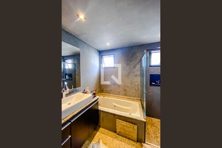 Apartamento à venda com 137m², 3 quartos e 3 vagasBanheiro da Suíte