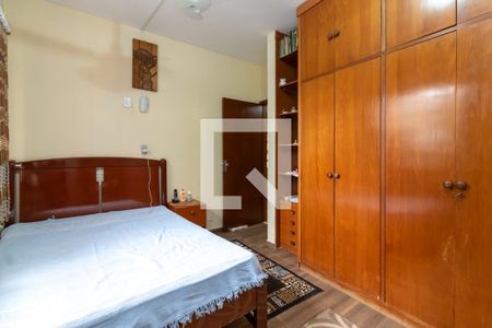 Casa à venda com 300m², 3 quartos e 3 vagasSuíte 2