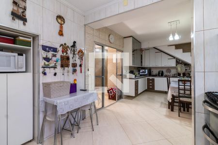 Casa à venda com 300m², 3 quartos e 3 vagasCozinha