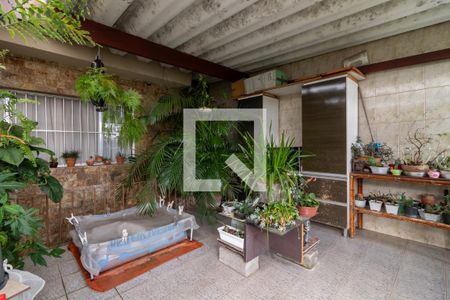 Casa à venda com 300m², 3 quartos e 3 vagasQuintal / Varanda