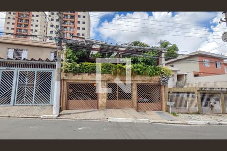 Casa à venda com 300m², 3 quartos e 3 vagasFachada