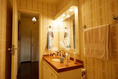 Apartamento à venda com 120m², 3 quartos e 2 vagas Apartamento à venda com 120m², 3 quartos e 2 vagasBanheiro Social