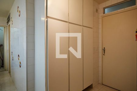 Apartamento à venda com 120m², 3 quartos e 2 vagas Apartamento à venda com 120m², 3 quartos e 2 vagasLavanderia