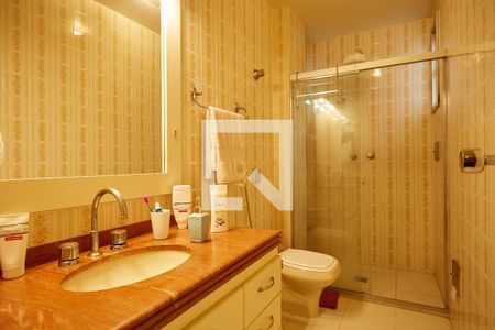 Apartamento à venda com 120m², 3 quartos e 2 vagas Apartamento à venda com 120m², 3 quartos e 2 vagasBanheiro Social