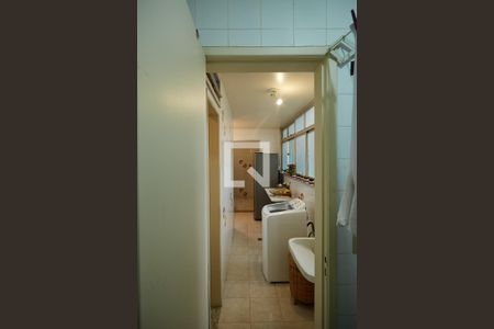 Apartamento à venda com 120m², 3 quartos e 2 vagas Apartamento à venda com 120m², 3 quartos e 2 vagasBanheiro de Serviço