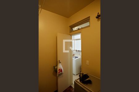 Apartamento à venda com 120m², 3 quartos e 2 vagas Apartamento à venda com 120m², 3 quartos e 2 vagasQuarto serviço