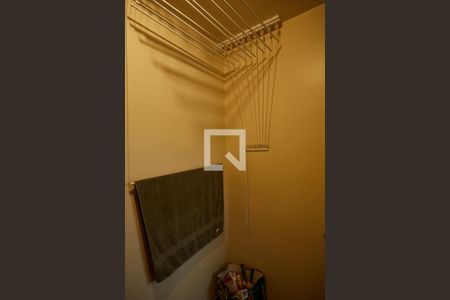 Apartamento à venda com 120m², 3 quartos e 2 vagas Apartamento à venda com 120m², 3 quartos e 2 vagasQuarto serviço