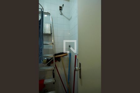 Apartamento à venda com 120m², 3 quartos e 2 vagas Apartamento à venda com 120m², 3 quartos e 2 vagasBanheiro de Serviço