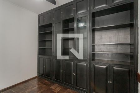 Casa à venda com 221m², 4 quartos e 3 vagas Casa à venda com 221m², 4 quartos e 3 vagasEscritório