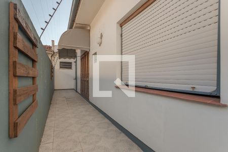 Casa à venda com 221m², 4 quartos e 3 vagas Casa à venda com 221m², 4 quartos e 3 vagasÁrea externa