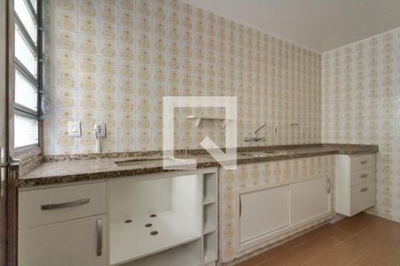 Casa à venda com 221m², 4 quartos e 3 vagas Casa à venda com 221m², 4 quartos e 3 vagasCozinha