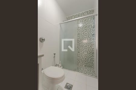 Casa à venda com 221m², 4 quartos e 3 vagas Casa à venda com 221m², 4 quartos e 3 vagasBanheiro 1