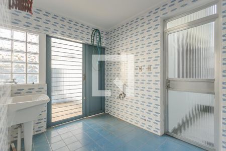 Casa à venda com 221m², 4 quartos e 3 vagas Casa à venda com 221m², 4 quartos e 3 vagasÁrea de Serviço