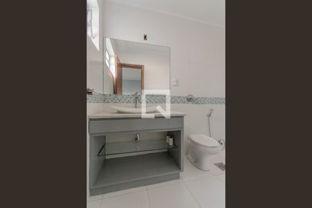 Casa à venda com 221m², 4 quartos e 3 vagas Casa à venda com 221m², 4 quartos e 3 vagasSuíte