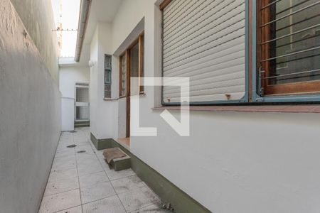 Casa à venda com 221m², 4 quartos e 3 vagas Casa à venda com 221m², 4 quartos e 3 vagasÁrea externa