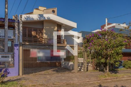 Casa à venda com 221m², 4 quartos e 3 vagas Casa à venda com 221m², 4 quartos e 3 vagasFachada