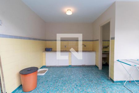 Casa à venda com 363m², 4 quartos e 3 vagas Casa à venda com 363m², 4 quartos e 3 vagasLavanderia