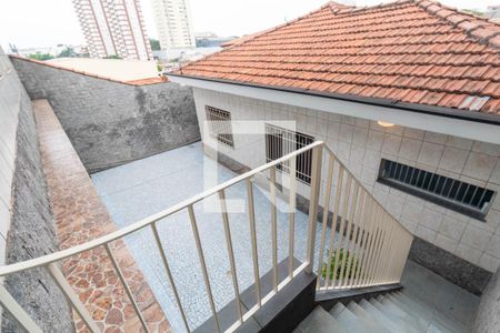 Casa à venda com 363m², 4 quartos e 3 vagas Casa à venda com 363m², 4 quartos e 3 vagasEscada