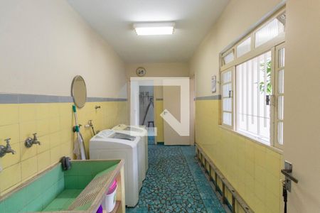 Casa à venda com 363m², 4 quartos e 3 vagas Casa à venda com 363m², 4 quartos e 3 vagasLavanderia