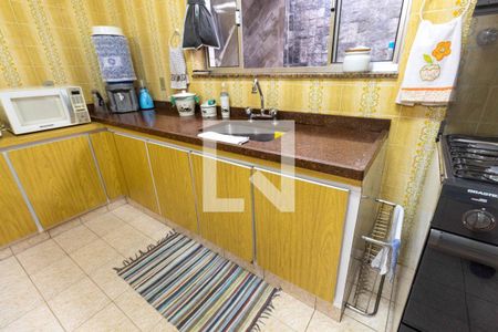 Casa à venda com 363m², 4 quartos e 3 vagas Casa à venda com 363m², 4 quartos e 3 vagasCozinha