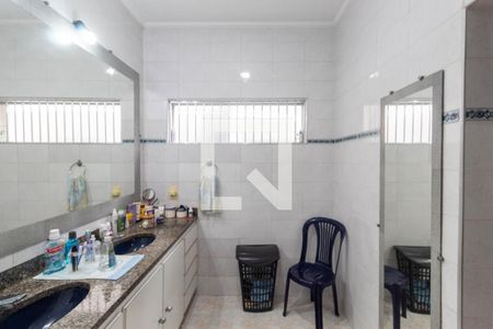 Casa à venda com 363m², 4 quartos e 3 vagas Casa à venda com 363m², 4 quartos e 3 vagasBanheiro da Suíte