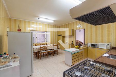 Casa à venda com 363m², 4 quartos e 3 vagas Casa à venda com 363m², 4 quartos e 3 vagasCozinha