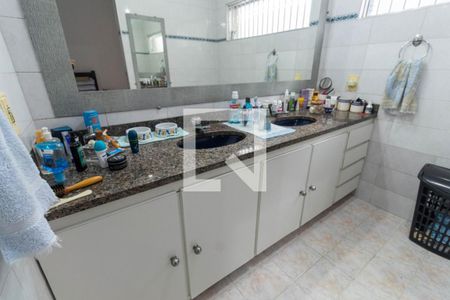 Casa à venda com 363m², 4 quartos e 3 vagas Casa à venda com 363m², 4 quartos e 3 vagasBanheiro da Suíte