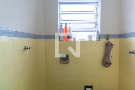 Casa à venda com 363m², 4 quartos e 3 vagas Casa à venda com 363m², 4 quartos e 3 vagasBanheiro de serviço