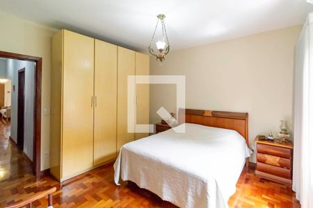 Casa à venda com 257m², 4 quartos e 4 vagasSuíte