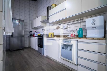 Casa à venda com 257m², 4 quartos e 4 vagasCozinha