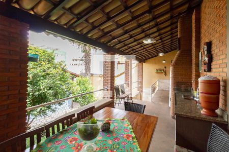 Casa à venda com 257m², 4 quartos e 4 vagasEspaço Gourmet