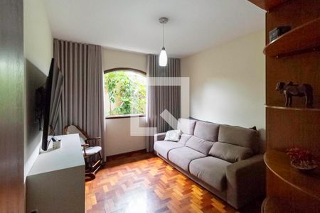 Casa à venda com 257m², 4 quartos e 4 vagasQuarto 2