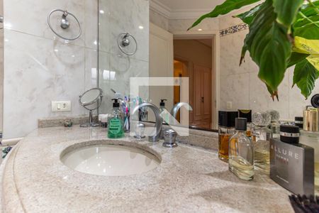 Apartamento à venda com 200m², 3 quartos e 1 vagaBanheiro da Suíte