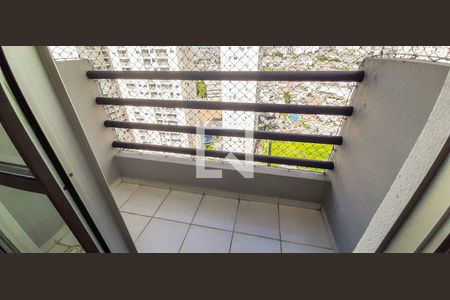 Sacada de apartamento para alugar com 2 quartos, 58m² em Jardim Roberto, Osasco