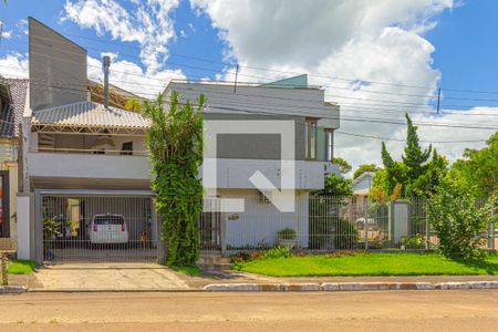 Casa à venda com 117m², 3 quartos e 2 vagas Casa à venda com 117m², 3 quartos e 2 vagasFachada
