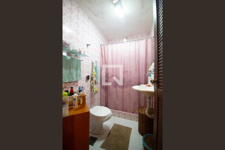 Apartamento à venda com 80m², 2 quartos e sem vaga Apartamento à venda com 80m², 2 quartos e sem vagaBanheiro social