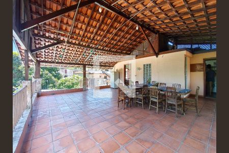 Casa à venda com 400m², 4 quartos e 5 vagasTerraço