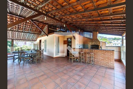 Casa à venda com 400m², 4 quartos e 5 vagasChurrasqueira