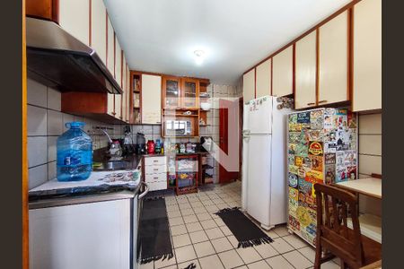 Casa à venda com 400m², 4 quartos e 5 vagasCozinha 2