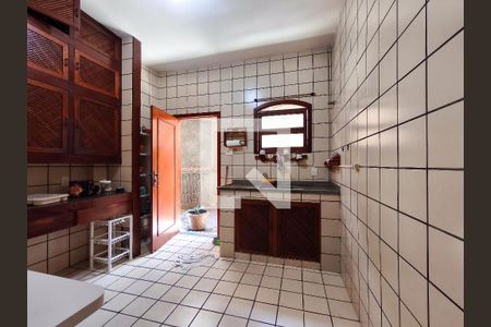 Casa à venda com 400m², 4 quartos e 5 vagasCozinha 1